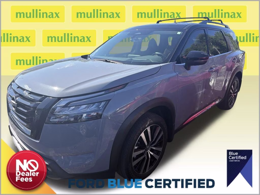 2025 Super Black Nissan Pathfinder Platinum FWD SUV