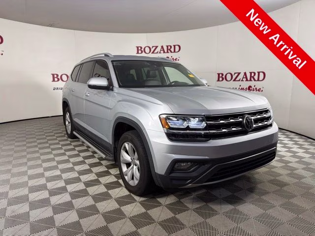 2019 Silver Volkswagen Atlas 2.0T SE w/Technology FWD SUV