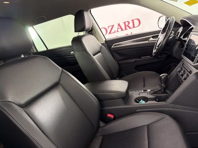 2019 Silver Volkswagen Atlas 2.0T SE w/Technology FWD SUV