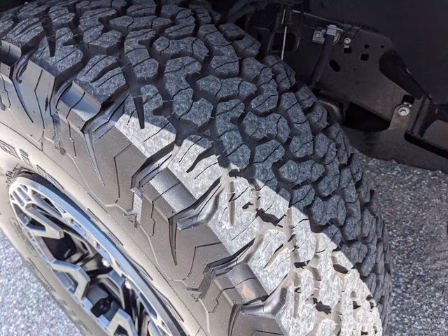 2025 White Metallic Ford F-150 Raptor 4X4 Truck