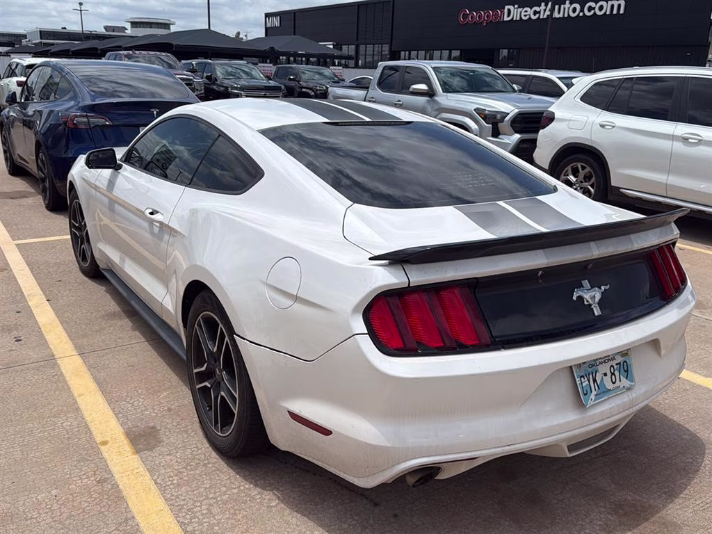 2017 WHITE Ford Mustang RWD