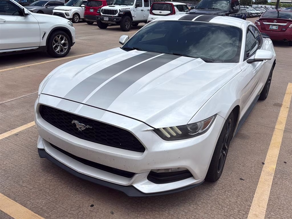 2017 WHITE Ford Mustang RWD
