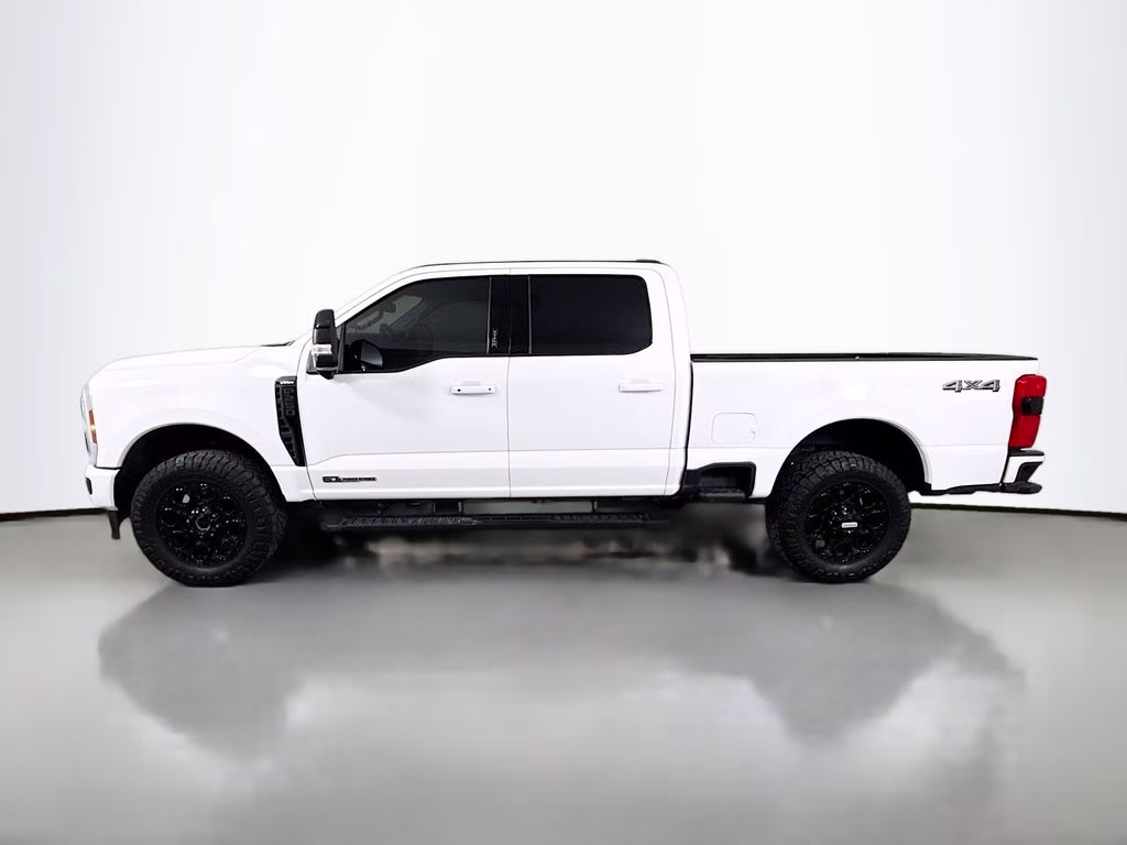 2024 Oxford White Ford Super Duty F-250 SRW Lariat 4X4 Truck