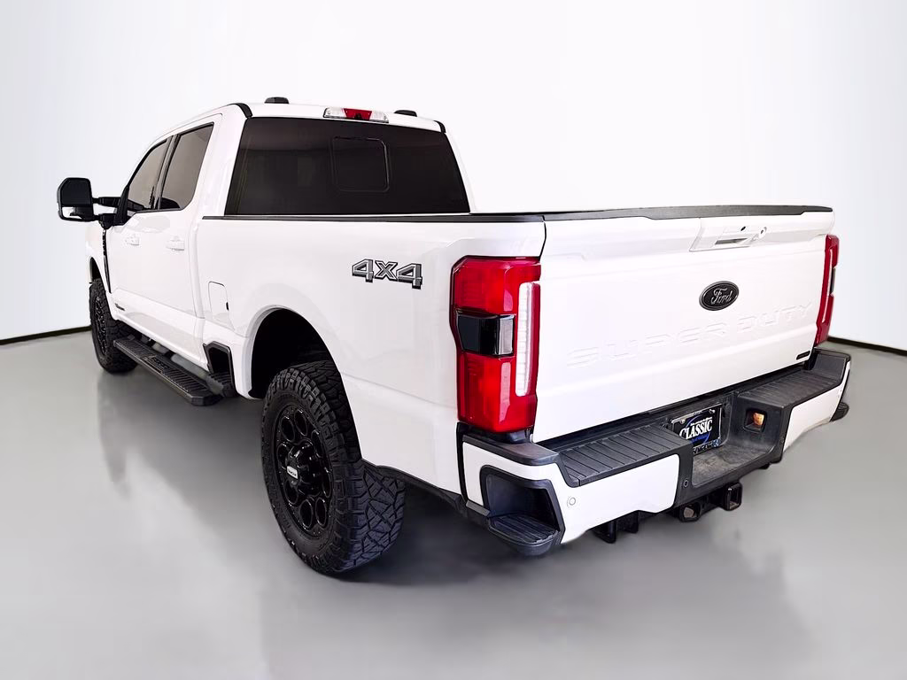 2024 Oxford White Ford Super Duty F-250 SRW Lariat 4X4 Truck