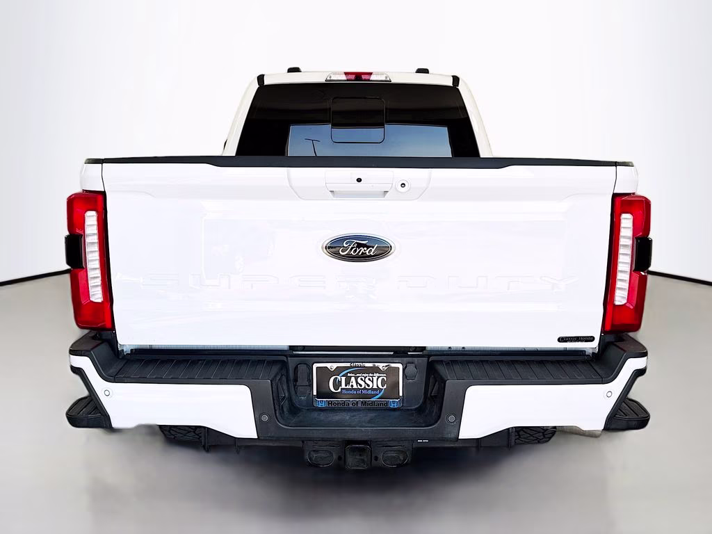 2024 Oxford White Ford Super Duty F-250 SRW Lariat 4X4 Truck