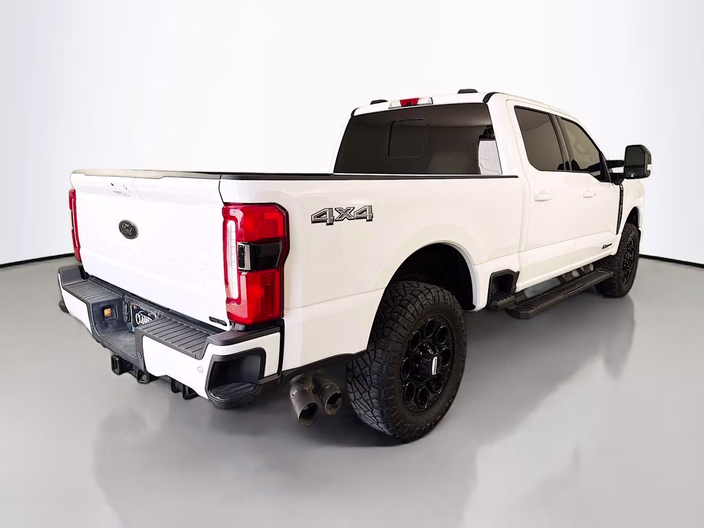 2024 Oxford White Ford Super Duty F-250 SRW Lariat 4X4 Truck
