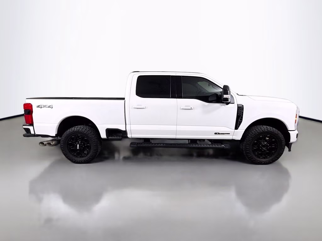 2024 Oxford White Ford Super Duty F-250 SRW Lariat 4X4 Truck
