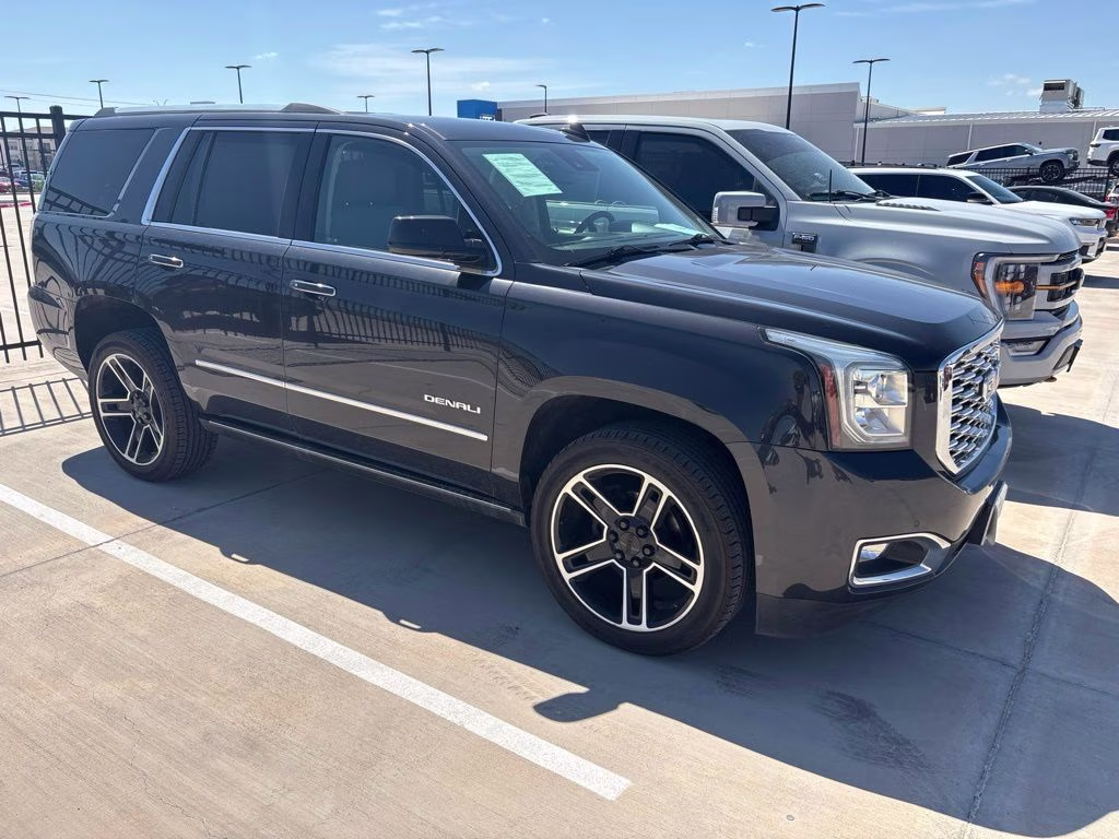 2020 Carbon Black Metallic GMC Yukon Denali RWD SUV