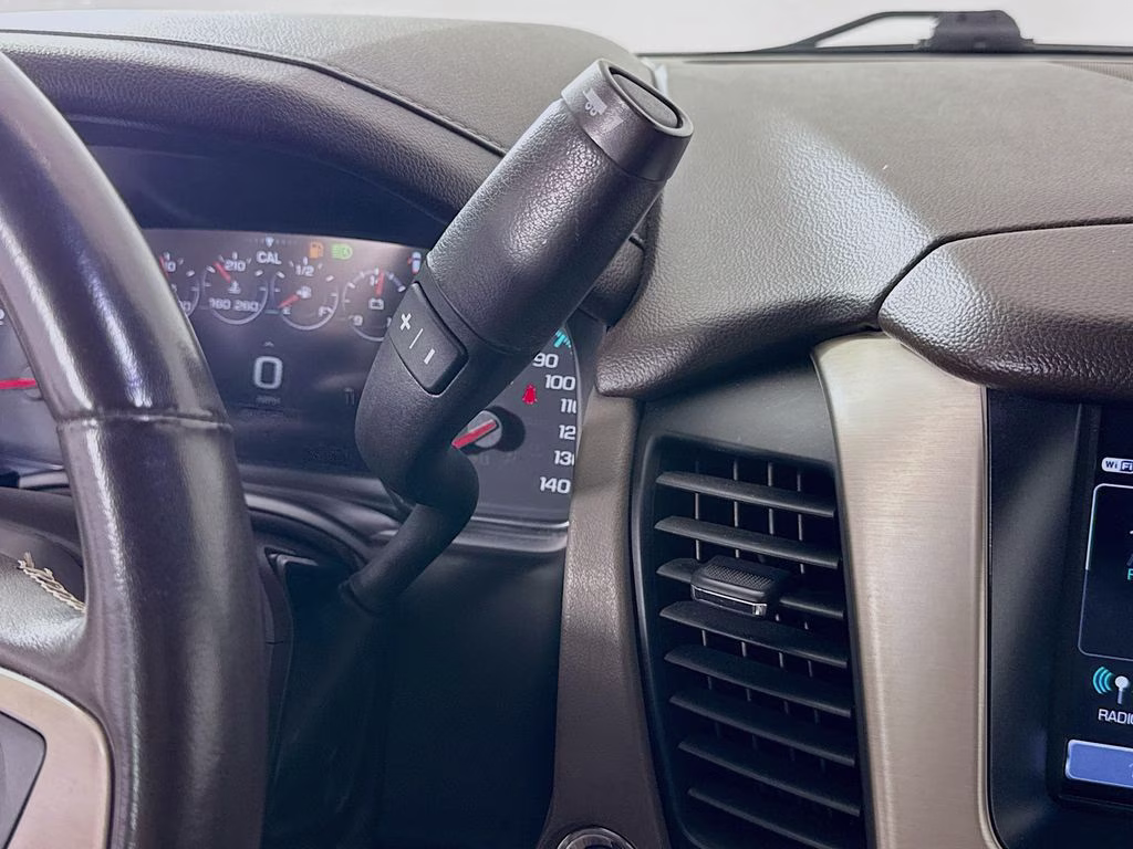 2020 Carbon Black Metallic GMC Yukon Denali RWD SUV