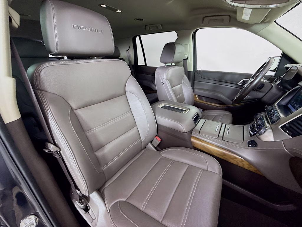 2020 Carbon Black Metallic GMC Yukon Denali RWD SUV