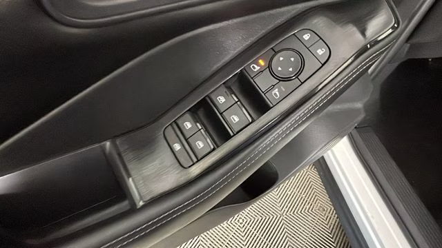 2023 Pearl White Tricoat Nissan Rogue SV AWD SUV