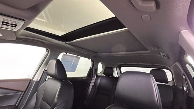 2023 Pearl White Tricoat Nissan Rogue SV AWD SUV