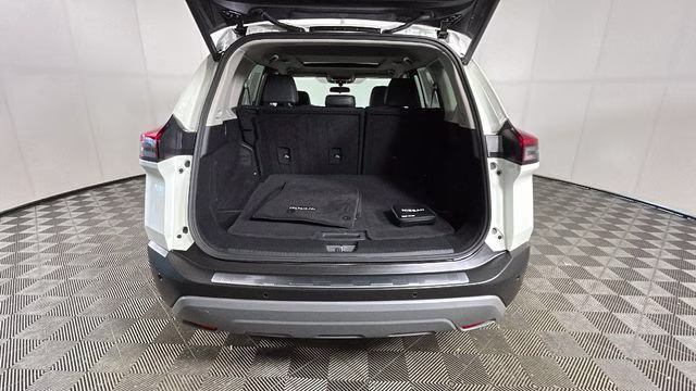 2023 Pearl White Tricoat Nissan Rogue SV AWD SUV