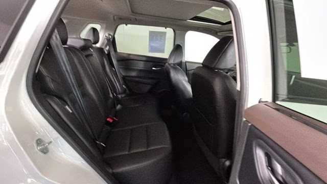 2023 Pearl White Tricoat Nissan Rogue SV AWD SUV