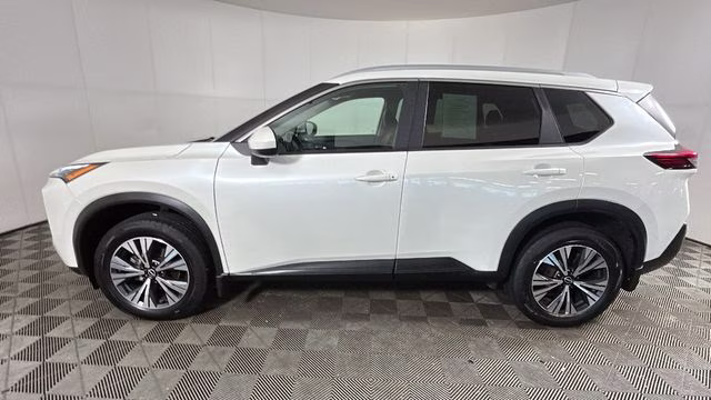 2023 Pearl White Tricoat Nissan Rogue SV AWD SUV