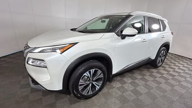 2023 Pearl White Tricoat Nissan Rogue SV AWD SUV