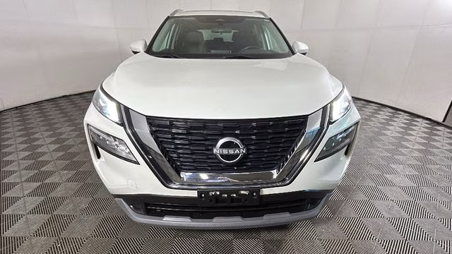 2023 Pearl White Tricoat Nissan Rogue SV AWD SUV