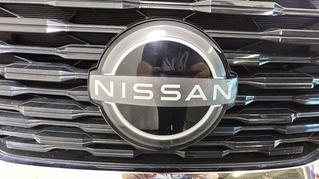 2023 Pearl White Tricoat Nissan Rogue SV AWD SUV
