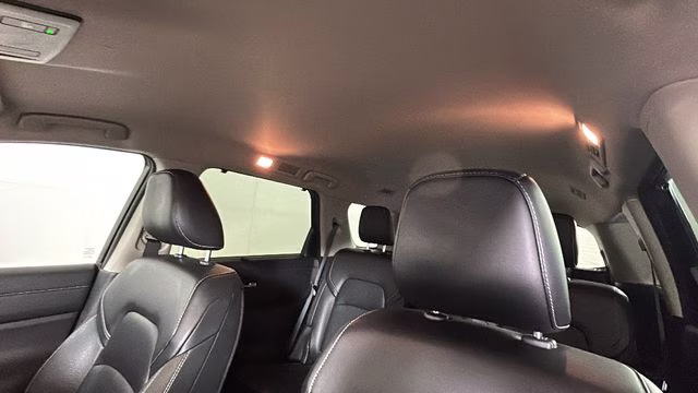 2023 Pearl White Tricoat/Super Black Nissan Pathfinder SL 4X4 SUV