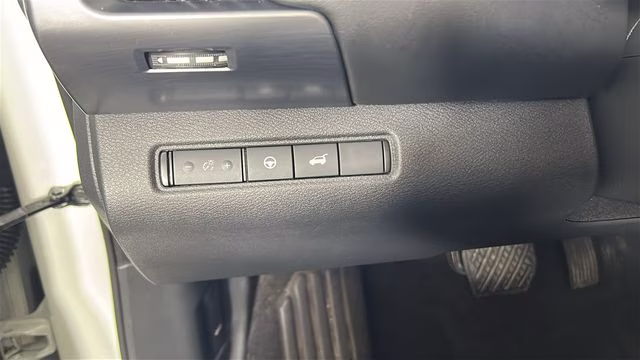 2023 Pearl White Tricoat/Super Black Nissan Pathfinder SL 4X4 SUV