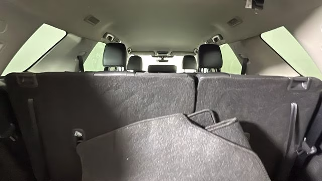 2023 Pearl White Tricoat/Super Black Nissan Pathfinder SL 4X4 SUV