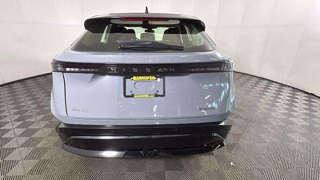 2023 Boulder Gray Pearl/Black Diamond Pearl Nissan ARIYA ENGAGE FWD SUV