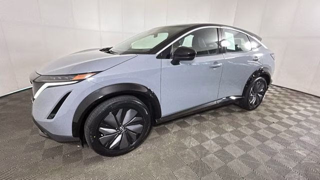 2023 Boulder Gray Pearl/Black Diamond Pearl Nissan ARIYA ENGAGE FWD SUV