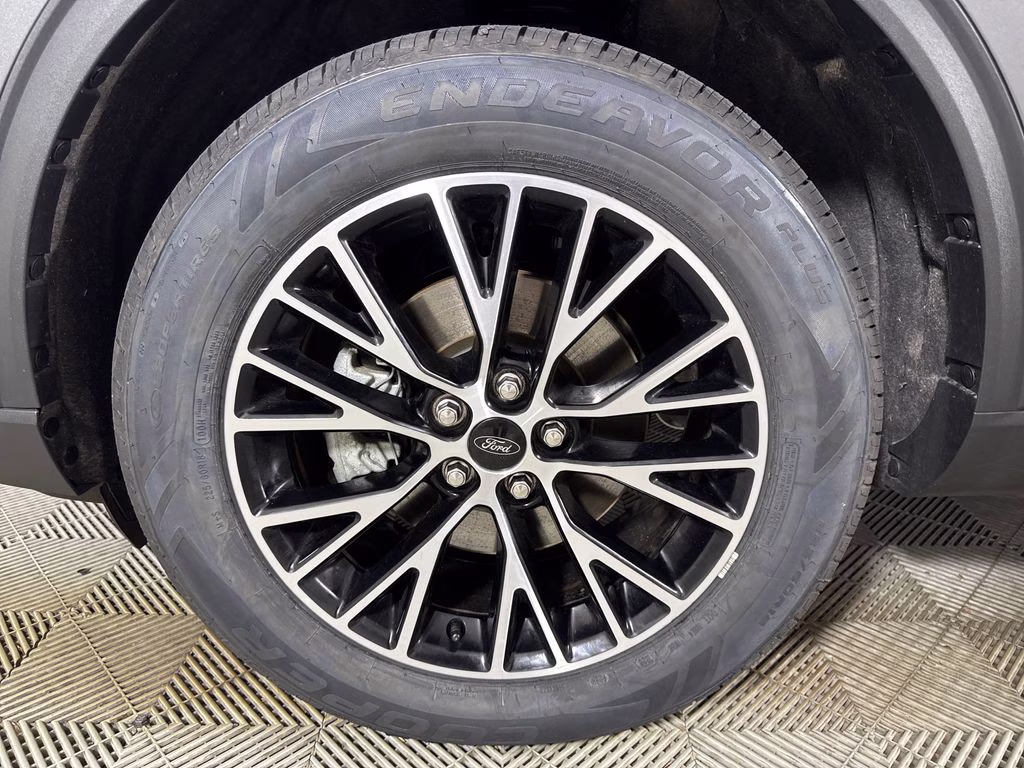 2025 Gray Metallic Ford Escape Plug-In Hybrid Base FWD SUV