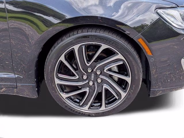 2020 Infinite Black Metallic Lincoln MKZ Reserve FWD Sedan