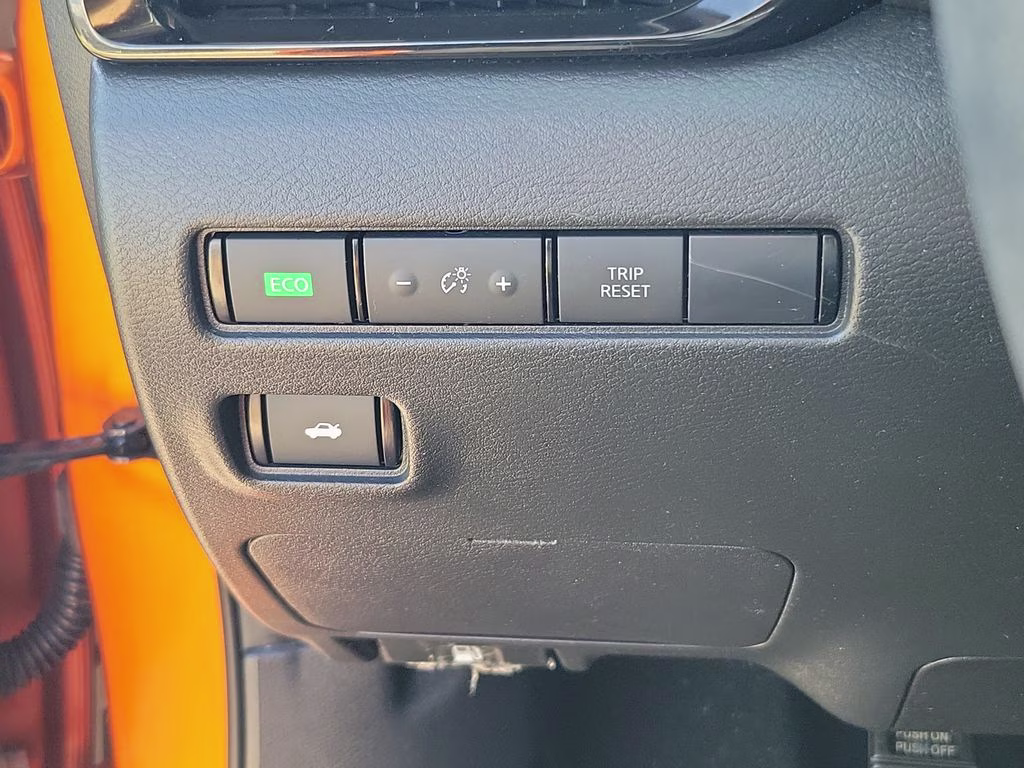 2021 Monarch Orange/Super Black Nissan Sentra SR FWD Sedan