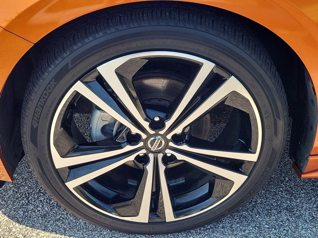 2021 Monarch Orange/Super Black Nissan Sentra SR FWD Sedan