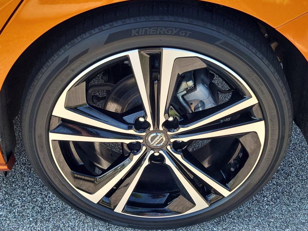 2021 Monarch Orange/Super Black Nissan Sentra SR FWD Sedan