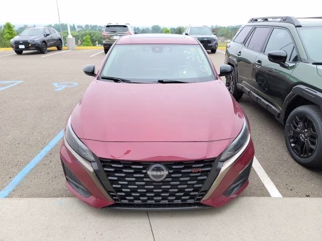 2023 Brilliant Silver Metallic Nissan Altima 2.5 SR AWD Sedan