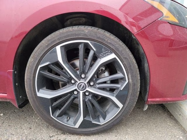 2023 Brilliant Silver Metallic Nissan Altima 2.5 SR AWD Sedan