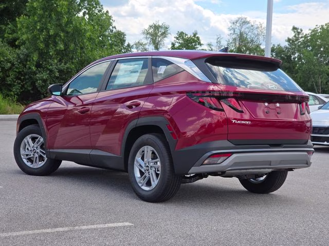 2026 Ultimate Red Hyundai Tucson SE FWD SUV