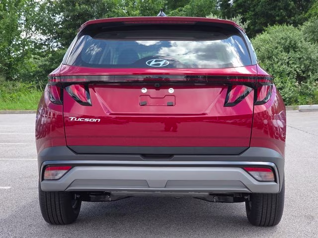 2026 Ultimate Red Hyundai Tucson SE FWD SUV
