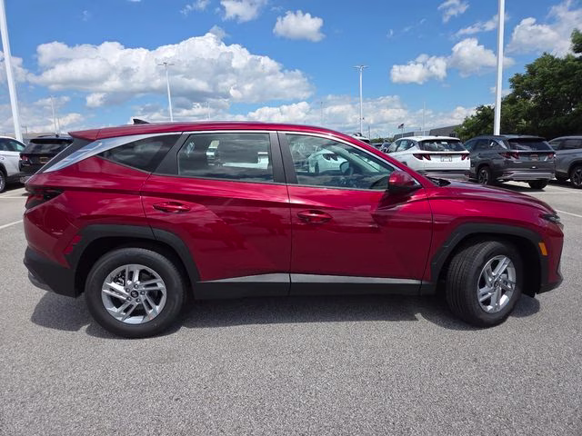 2026 Ultimate Red Hyundai Tucson SE FWD SUV
