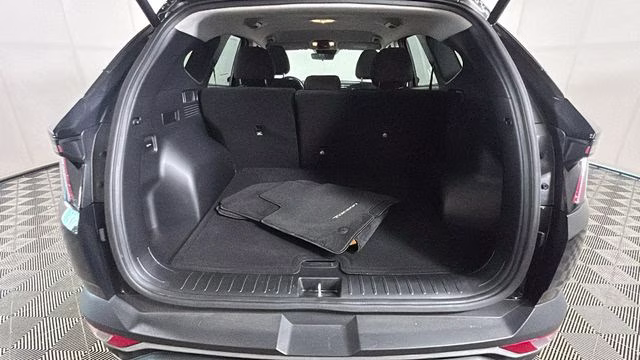 2023 Black Hyundai Tucson SEL FWD SUV