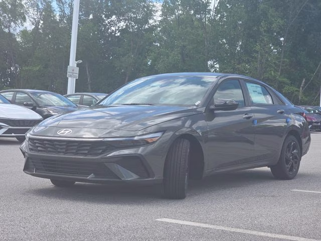 2026 Amazon Gray Hyundai Elantra SEL Sport FWD Sedan