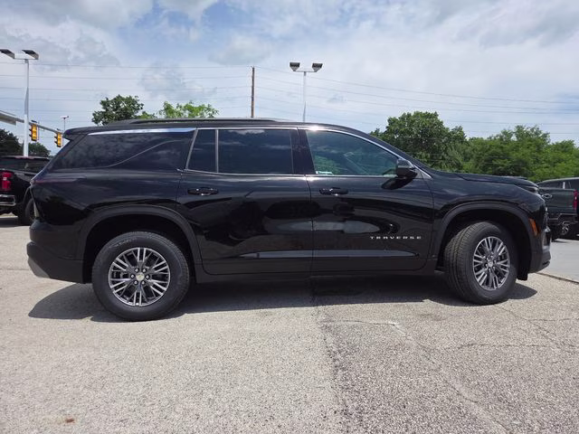 2026 Mosaic Black Metallic Chevrolet Traverse LT AWD SUV