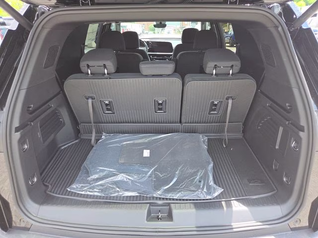 2026 Mosaic Black Metallic Chevrolet Traverse LT AWD SUV