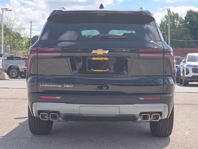 2026 Mosaic Black Metallic Chevrolet Traverse LT AWD SUV