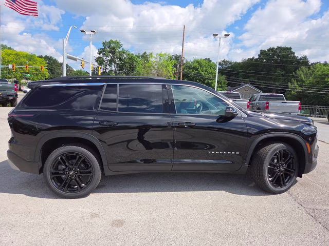 2026 Mosaic Black Metallic Chevrolet Traverse LT AWD SUV