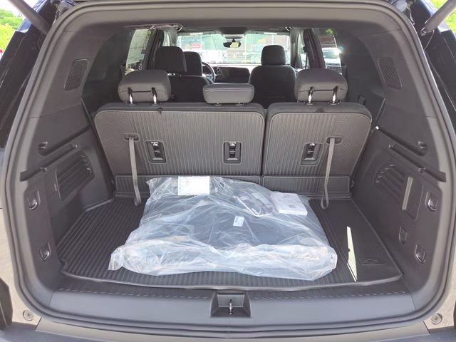 2026 Mosaic Black Metallic Chevrolet Traverse LT AWD SUV