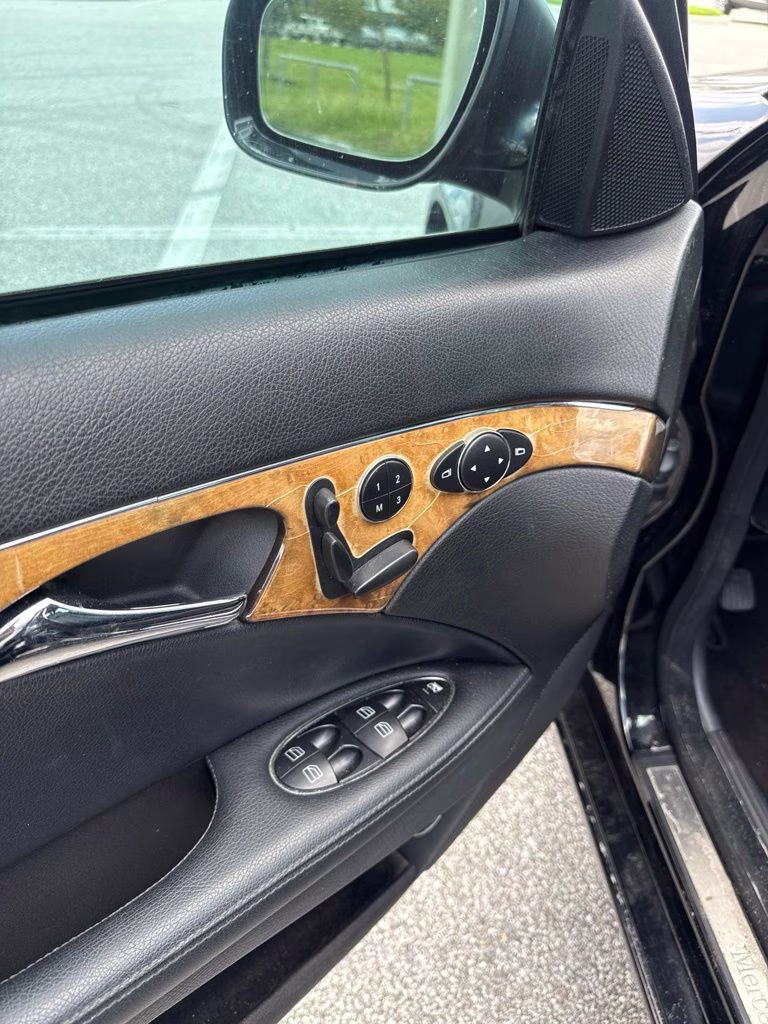 2008 Designo Mocha Black Mercedes-Benz E-Class E 350 RWD Sedan
