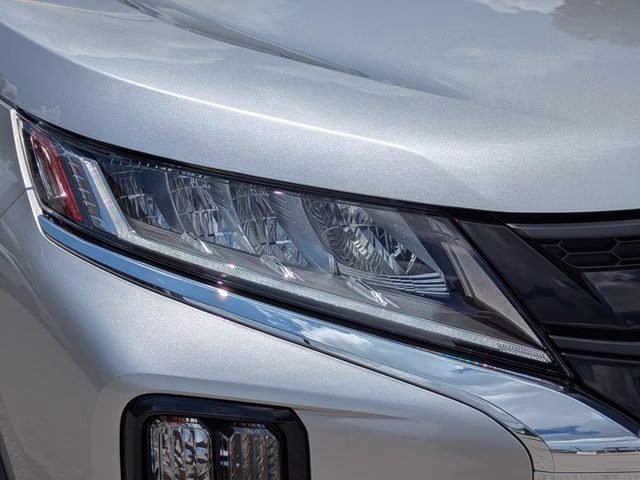 2026 Alloy Silver Metallic Mitsubishi Outlander Sport 2.0 LE 4X4 SUV