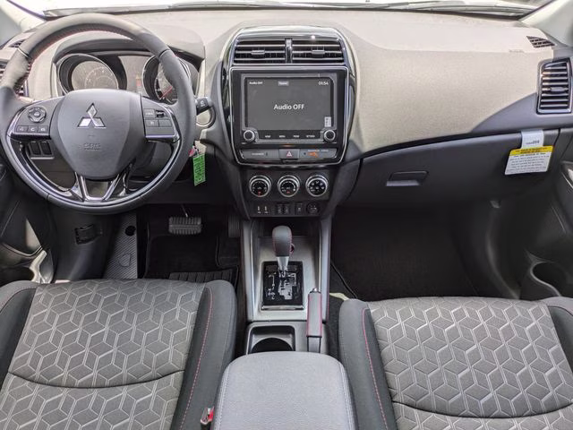 2026 Alloy Silver Metallic Mitsubishi Outlander Sport 2.0 LE 4X4 SUV