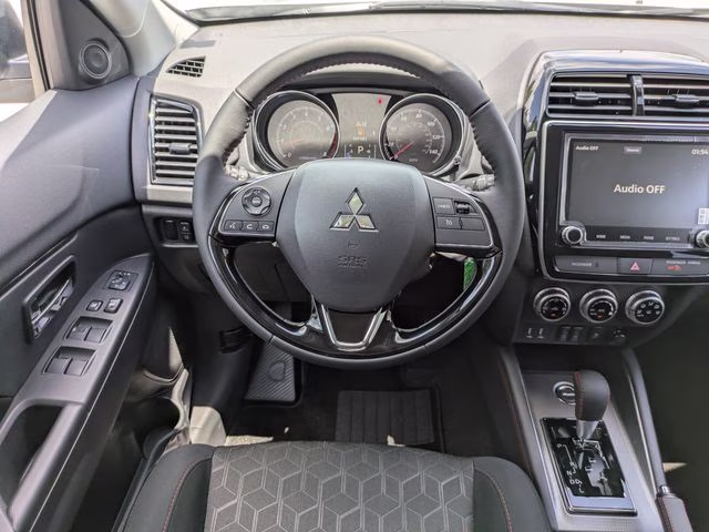 2026 Alloy Silver Metallic Mitsubishi Outlander Sport 2.0 LE 4X4 SUV