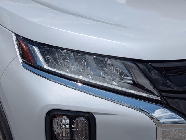 2026 White Diamond Mitsubishi Outlander Sport 2.0 LE 4X4 SUV