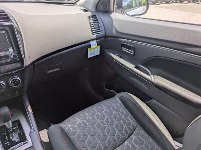 2026 White Diamond Mitsubishi Outlander Sport 2.0 LE 4X4 SUV